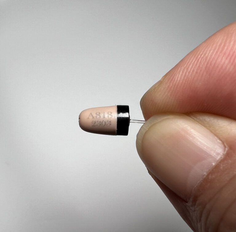 GSM Wireless Mini Earpiece 818